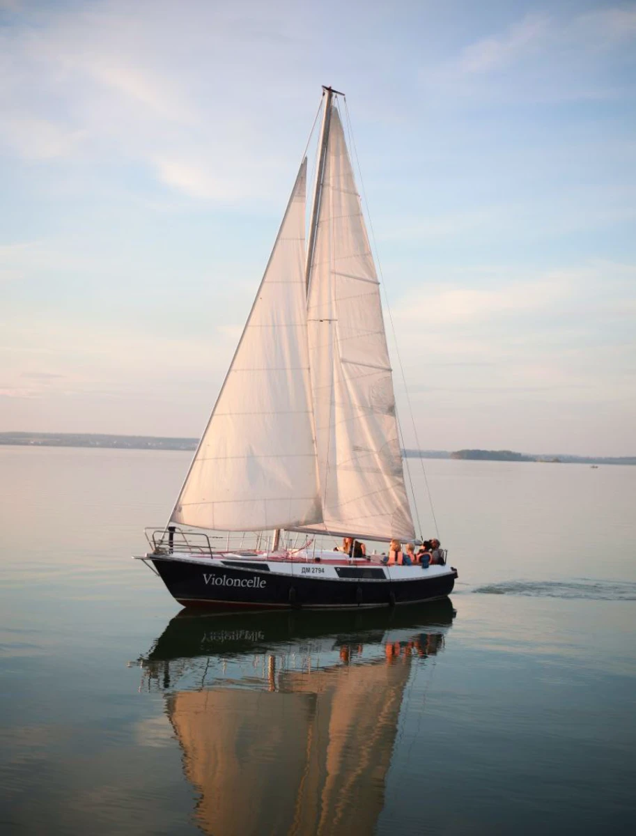 Незабываемый отдых: аренда яхты Violoncelle на Минском море