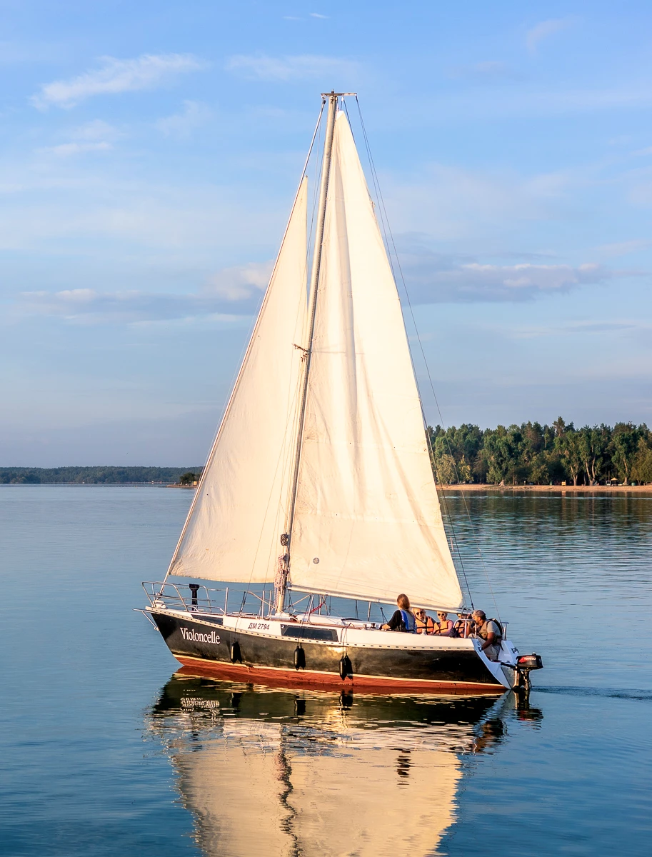 Аренда яхты Violoncelle: откройте Минское море по-новому
