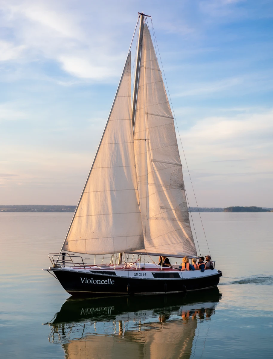 Violoncelle на Минском море: аренда яхты для особых моментов