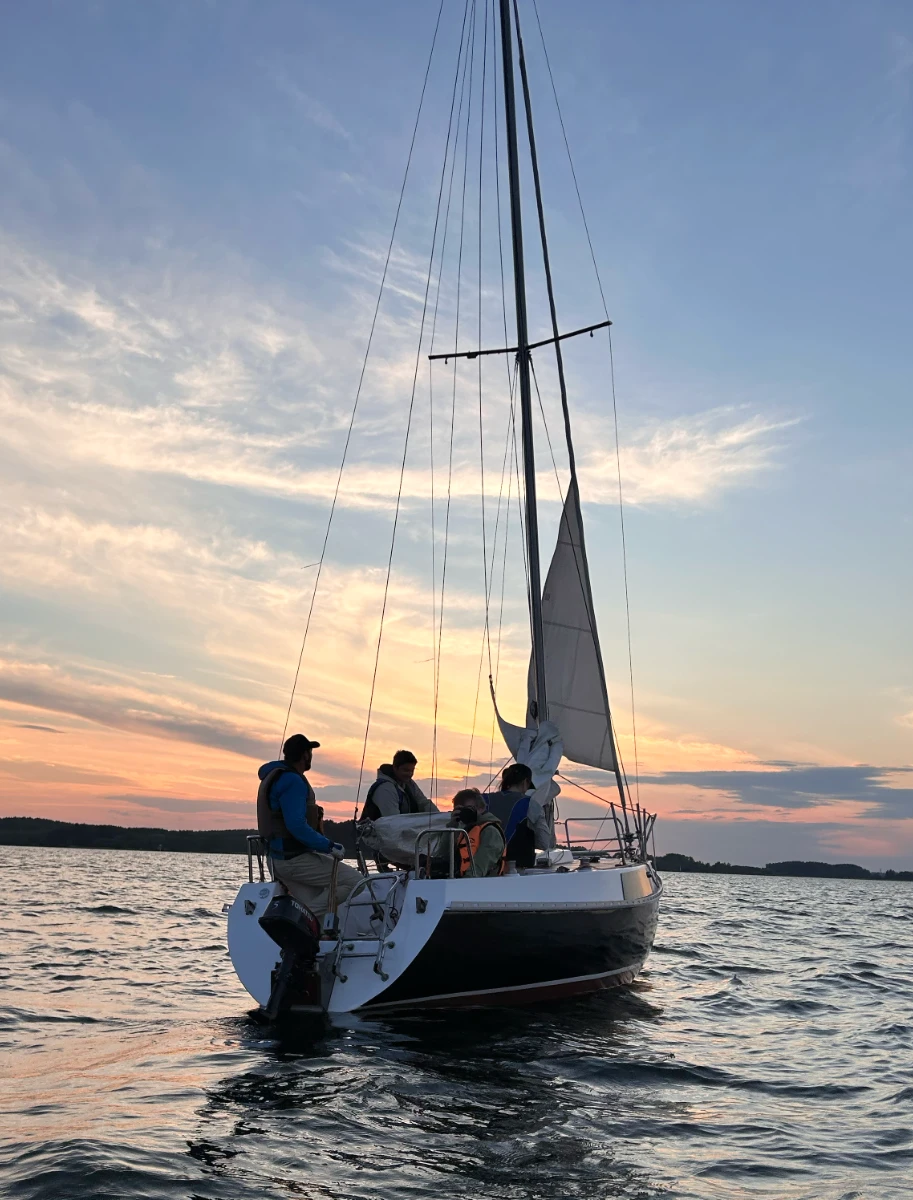 Яхта Violoncelle: аренда для мероприятий на Минском море