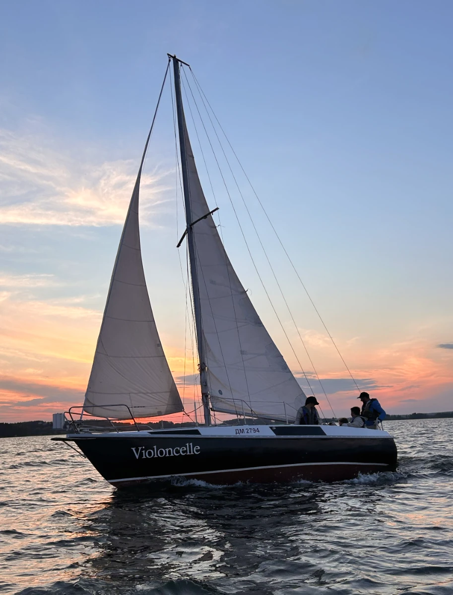 Аренда яхты Violoncelle на Минском море — ваш идеальный выбор