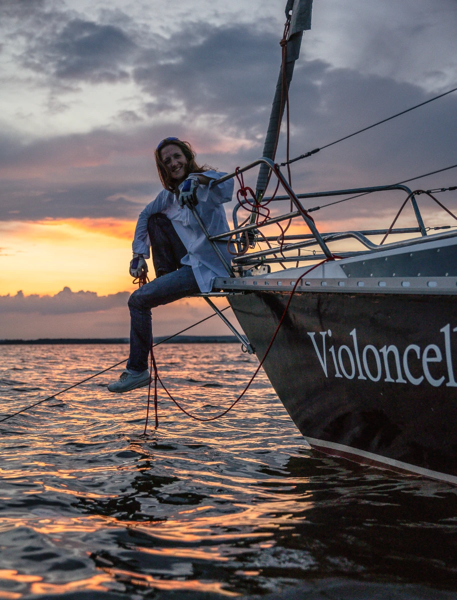 Violoncelle: аренда яхты на Минском море для особых моментов