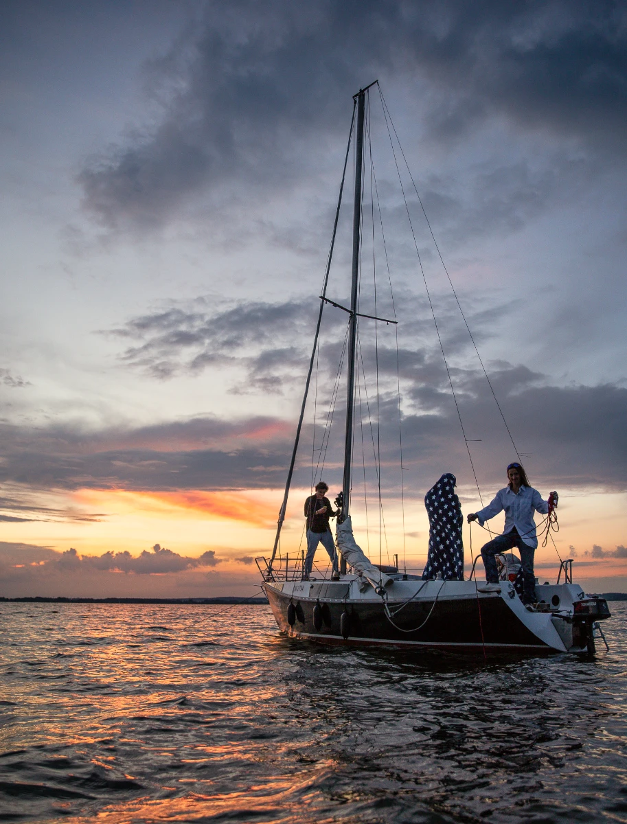 Проведите незабываемый день с яхтой Violoncelle на Минском море