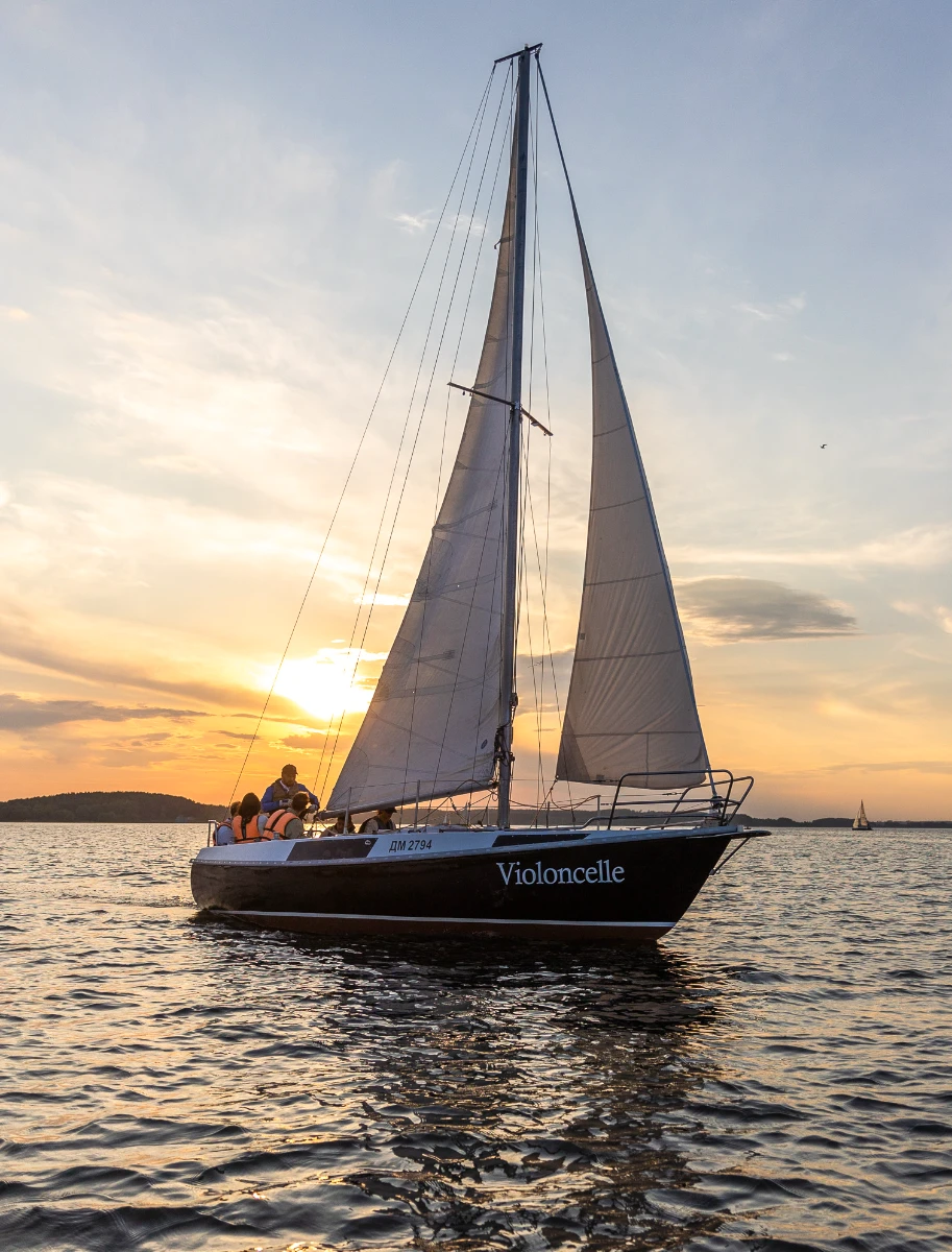Минское море ждет вас – арендуйте яхту Violoncelle прямо сейчас
