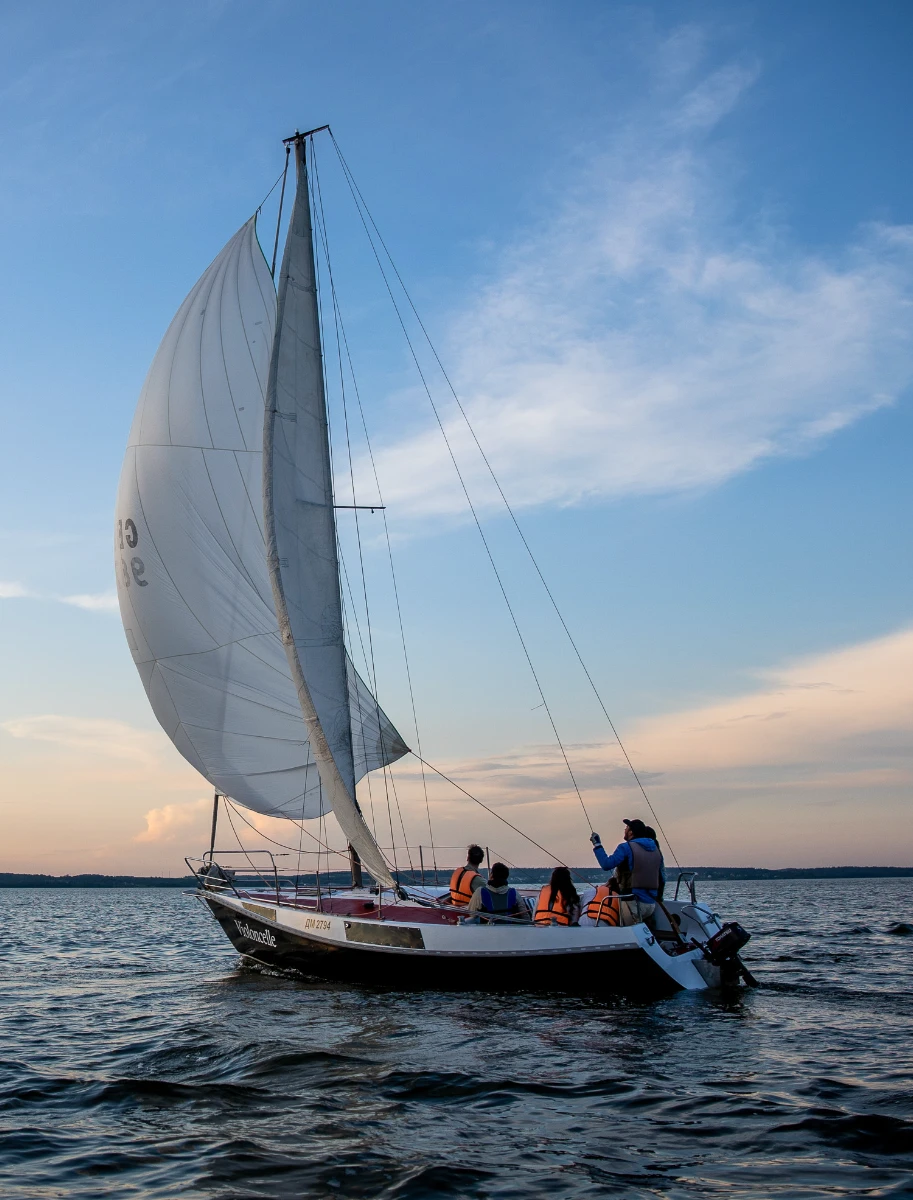 Аренда яхты Violoncelle: роскошный отдых на Минском море