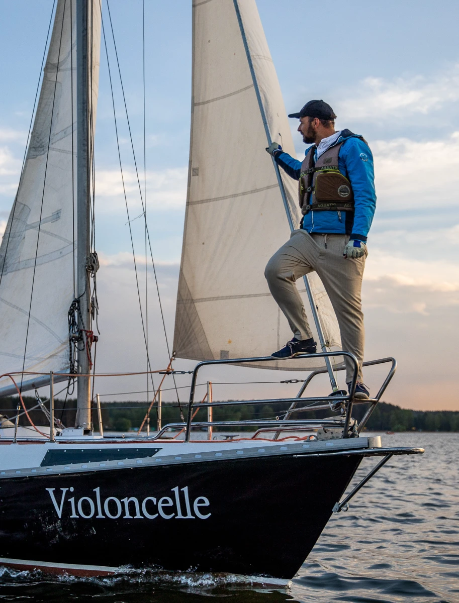 Проведите незабываемый день с яхтой Violoncelle на Минском море